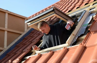 Pose de fenêtres de toit Velux à Lamarche
